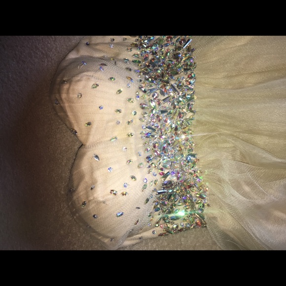 HOMECOMING DRESS💃🏼 - Picture 3 of 8